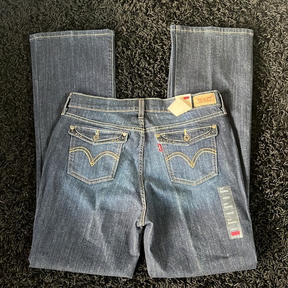 Levi’s | Mid-Rise 515 Bootcut Jeans - Picture 4 of 6